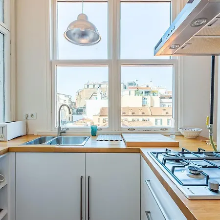 Apartment Eclectic Home 6 Min Walk To Galata Tower Beyoglu